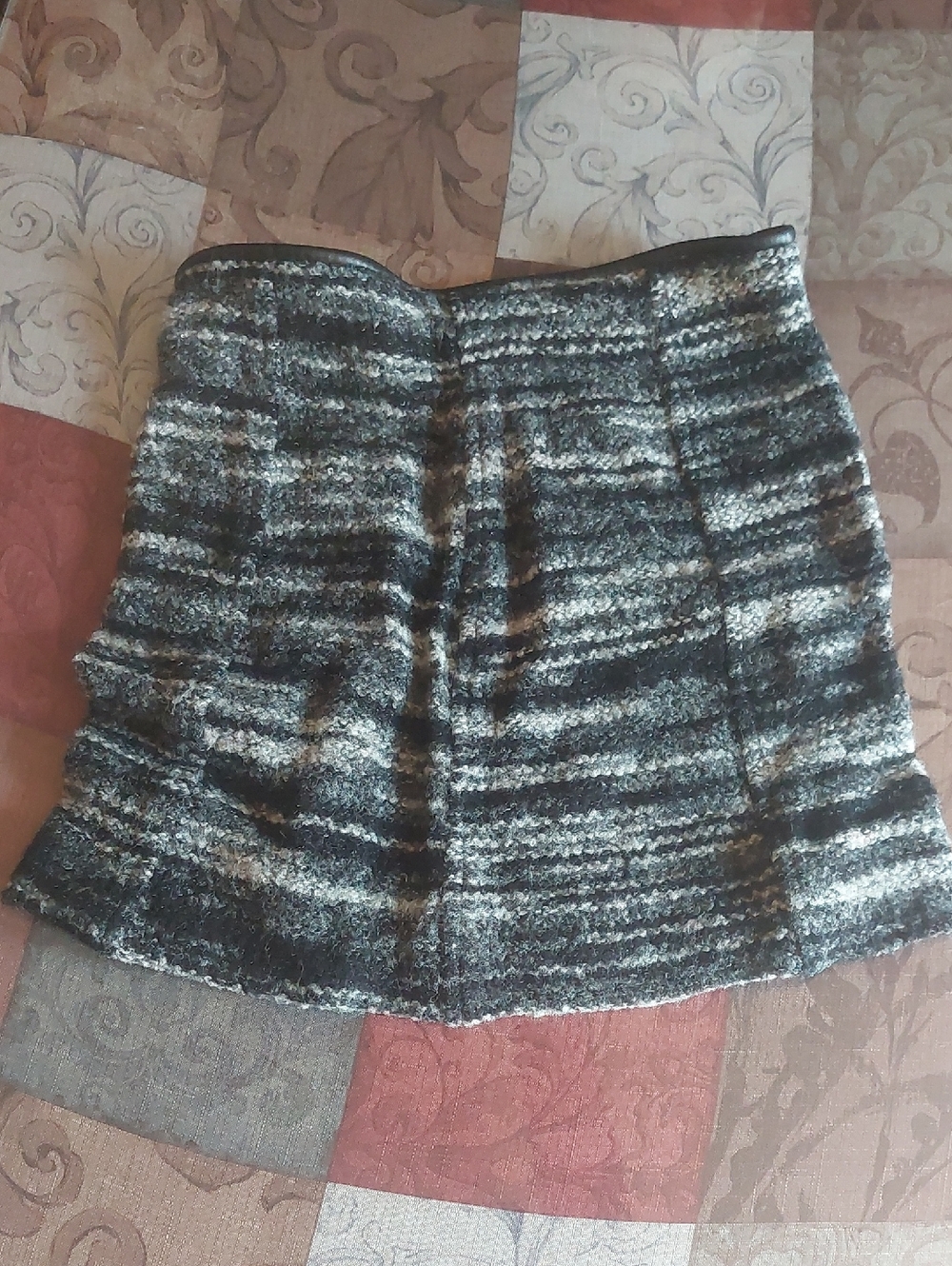 Textured Black and Gray A-Line Knit Skirt